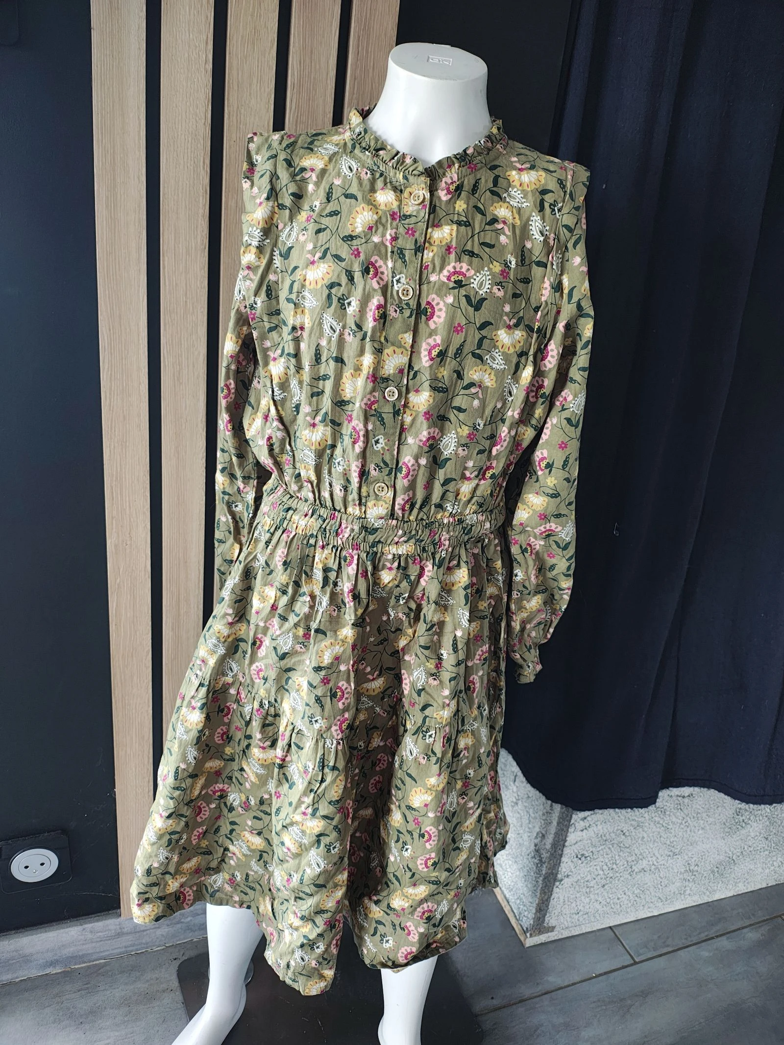 8 ans robe tape a l'oeil 